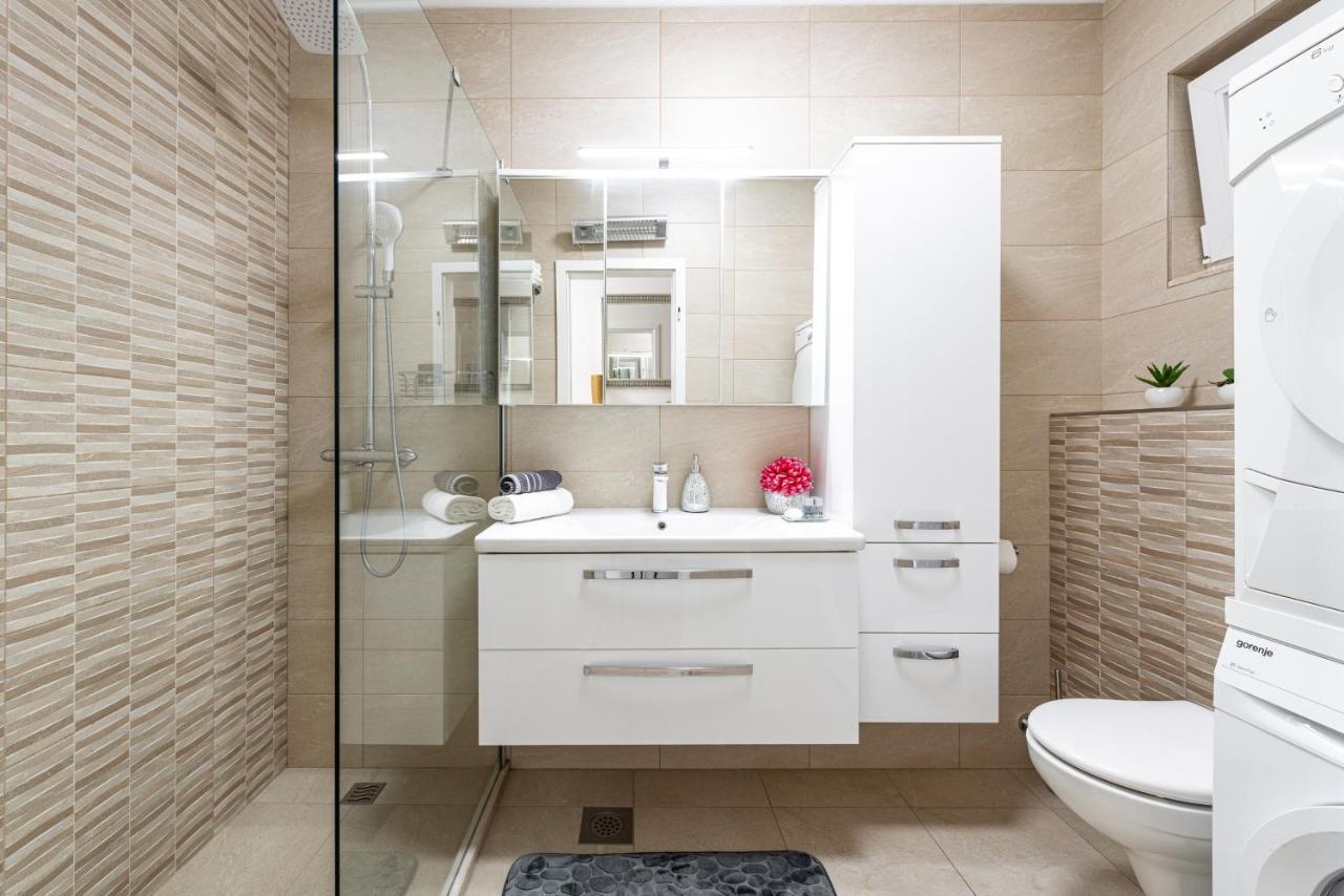 BlueSky Deluxe Apartment Free parking Dubrovnik Eksteriør bilde
