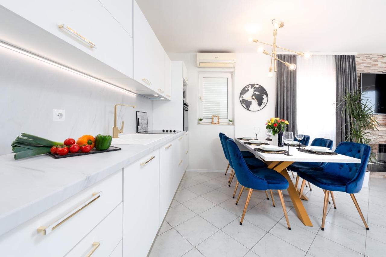 BlueSky Deluxe Apartment Free parking Dubrovnik Eksteriør bilde